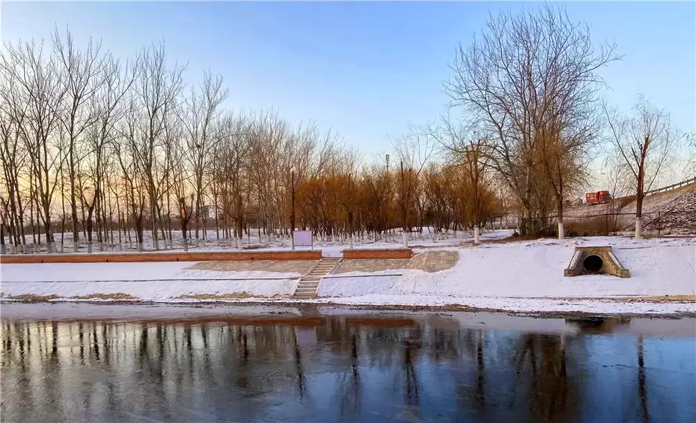 十五首关于雪晴的诗词，日映满窗松竹影，雪消并舍鸟乌声。