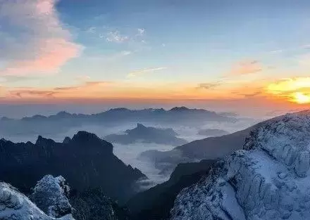 十五首关于雪晴的诗词，日映满窗松竹影，雪消并舍鸟乌声。