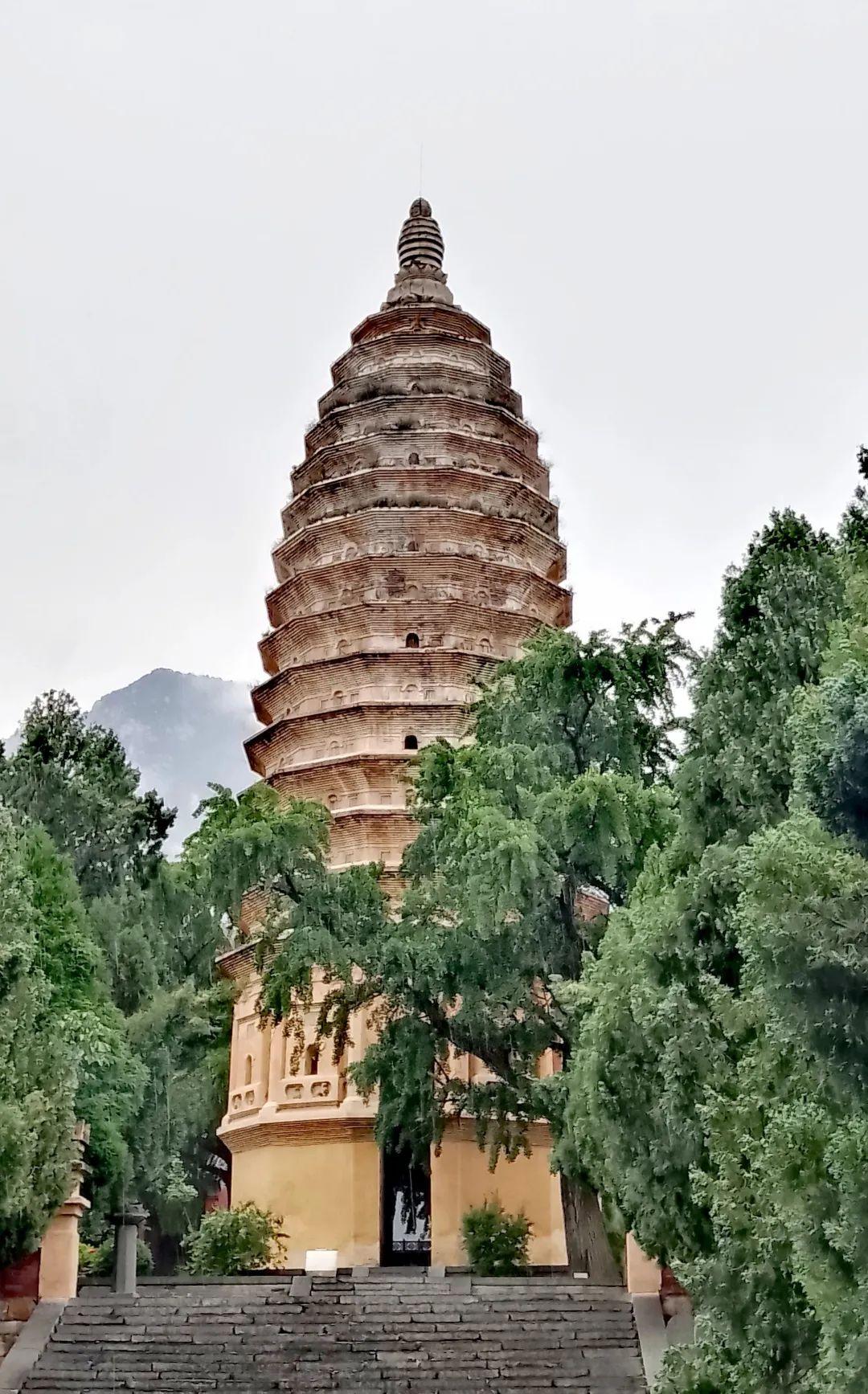 中国文物介绍及图片：北魏嵩岳寺塔