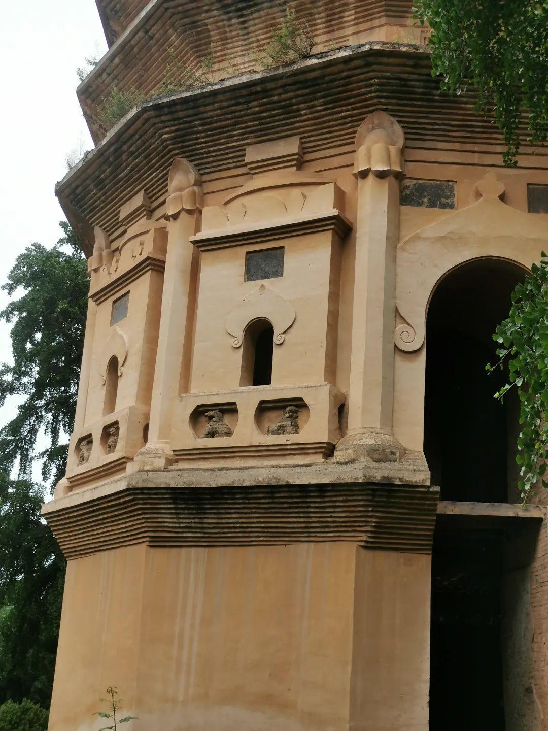 中国文物介绍及图片：北魏嵩岳寺塔